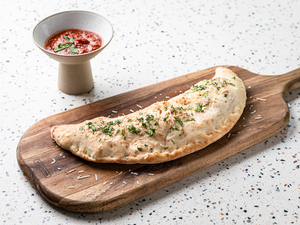 Drivu Pepperoni Cheese Calzone