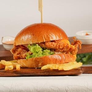 Drivu Chicken Crunchy Burger(Mega Size)