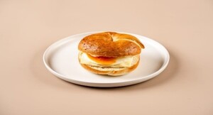 Drivu Egg & Cheese Bagel Sandwich