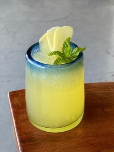 Drivu Shape & Ginger Ale