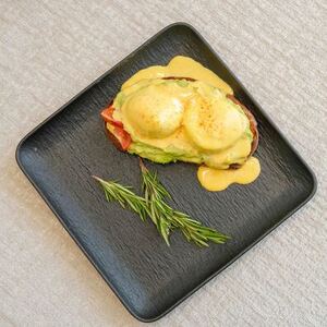 Drivu Avocado Poached Egg (With Hollandaise Sauce)