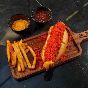 Drivu Cheetos Hotdog
