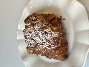 Drivu Pecan with White Chocolate and Salted Caramel