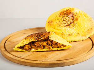 Drivu Chicken Khamir Sandwich سندويش خمير دجاج