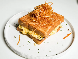 Drivu Scramble Egg Sando