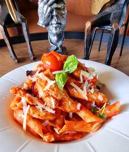 Drivu Fusilli Pink Sauce with Chicken