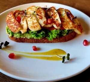 Drivu Toasted Halloumi Cheese with Avocado