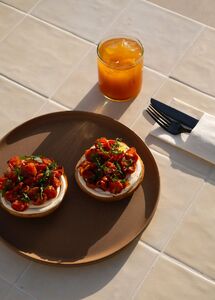 Drivu Cream Cheese Bagel with Tomato