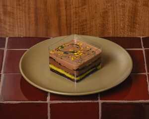 Drivu Chocolate Pistachio Cake