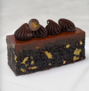 Drivu Brownie Cake