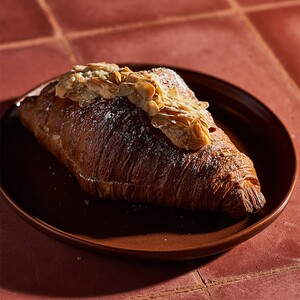 Drivu Classic Almond Croissant