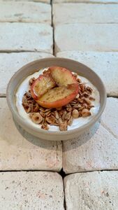 Drivu Greek Yoghurt with Grilled Cinnamon Apples