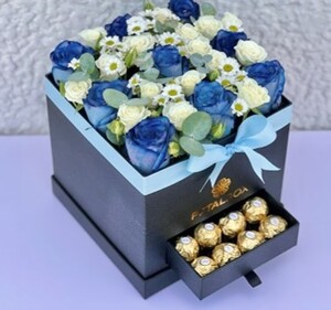 Drivu Blue Roses in Sweet Box