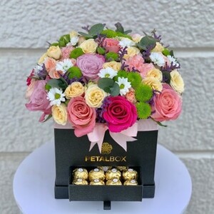 Drivu Ferrero Mixed Flower Box