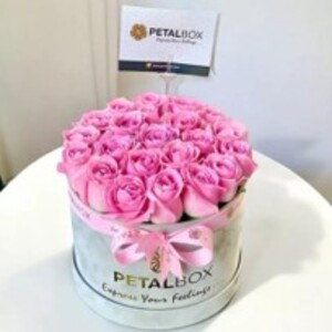 Drivu Pink Roses Blooming Box