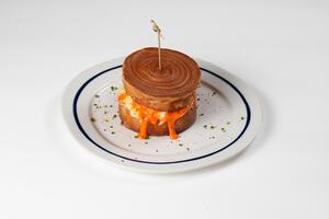 Drivu Round Scrambled Eggs Croissants