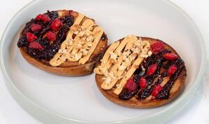 Drivu Peanut & Berry Bagel