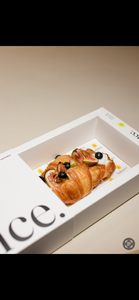 Drivu Burrata Croissant