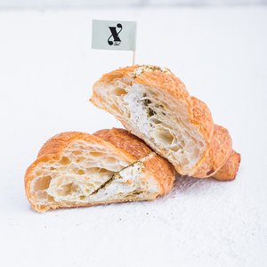 Drivu Labnah & Zaatar Croissant