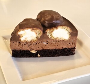 Drivu Profiterole Cake