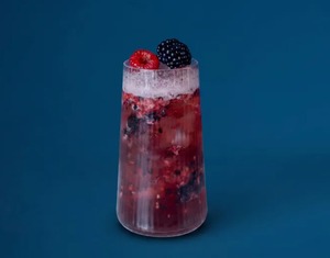 Berry Lemonade - Wave Cafe abu-dhabi