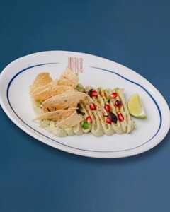 Guacamole Hummus - Wave Cafe abu-dhabi