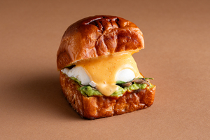 Drivu Tru Buns Siracha Avo