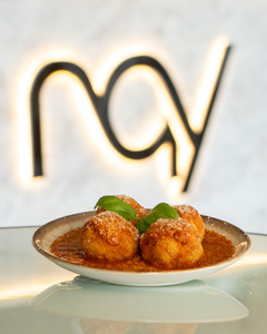 Drivu Mac & cheese ball