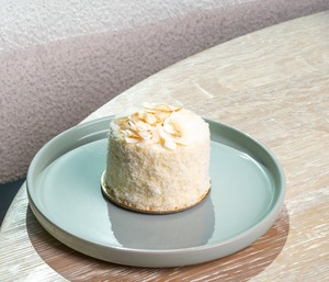 Drivu Coconut Cake