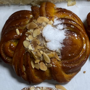 Drivu Saffron & Almond Bun