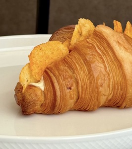 Drivu Cheese and Oman Crossiant 