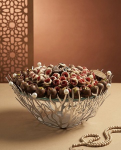 Drivu Steel Glass Tray With Pearls (Mixed Raspberries)