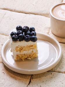 Drivu Coconut Blueberry Cake