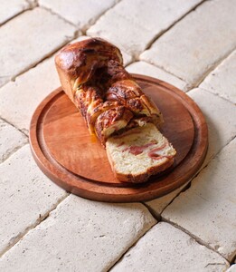 Drivu Cheddar & Turkey Ham Babka