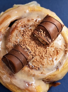 Drivu Kinder Bueno Cinnamon Roll