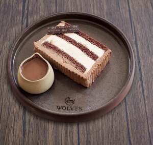 London Moist Cake - Wolves Cafe sharjah