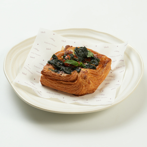 Drivu Tomato & Mozzarella Pesto Danish