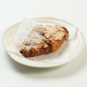 Drivu Almond Croissant