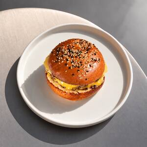 La Petite Burger - La Petite Cafe abu-dhabi