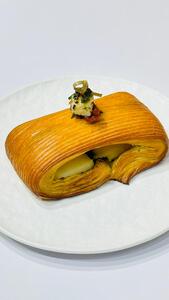 Drivu Halloumi & Pesto Pain Suisse