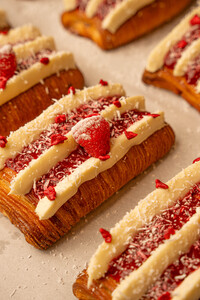 Drivu Coconut Frangipane Topped Raspberry