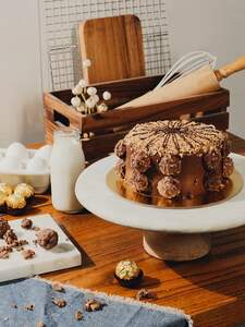 Drivu Mini Hazelnut Crunch Whole Cake