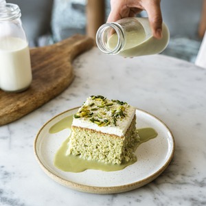 Drivu Pistachio milk cake (slice)