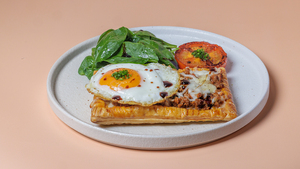 Bullseye Egg Puff - Around The Block dubai