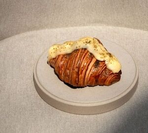 Drivu Zaatar and Cheese Croissant