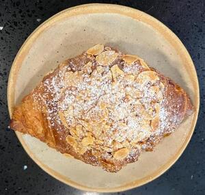 Drivu Almond Croissant