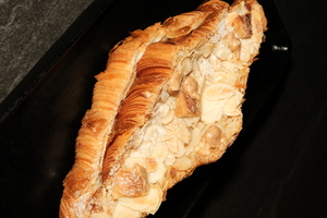 Drivu Almond Croissant