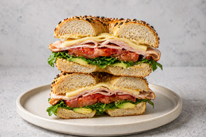 Drivu Smoked Turkey Avocado Bagel