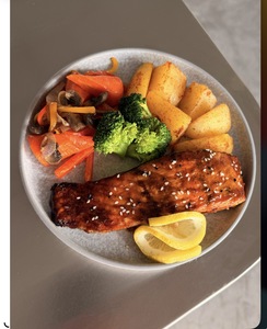 Drivu BBQ Salmon Mixed Vegetable and Potato