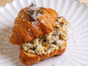 Drivu Scrambled Egg With Black Truffle Mushroom Croissant
